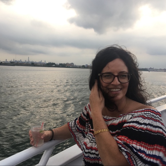 Meet your Posher, Aleka - Picture 2 of 2